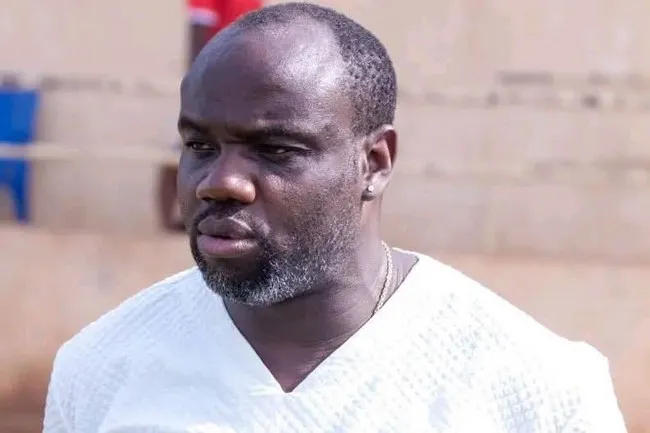 Battus 2-0 par Étoile Filante lors de la 17ᵉ journée de la D1 Lonato, les joueurs de Semassi FC ont essuyé de vives critiques de leur entraîneur, Olufade Adekamni. Le technicien n’a pas caché sa déception face à la prestation de son équipe, en particulier celle de ses cadres.