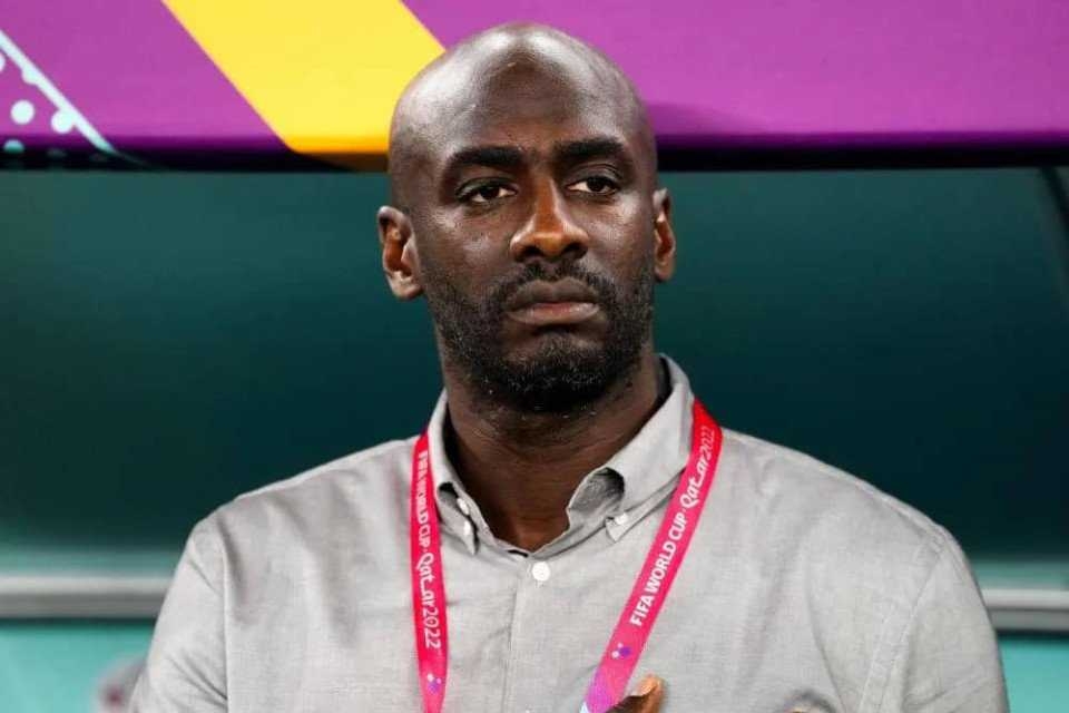 À l’approche du Mondial 2026, le Ghana se sépare de son sélectionneur Otto Addo, fragilisé par des résultats décevants, malgré une qualification obtenue.