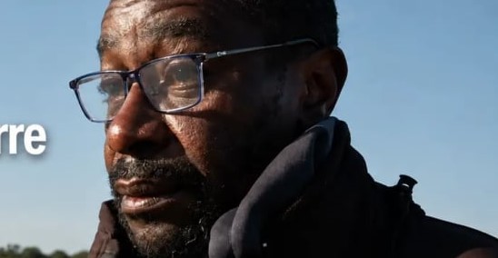 Quelques jours après la disparition de Lyhanna, les indications de Malik mènent les enquêteurs au corps de la fillette