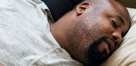 Quand tu dors trop en Afrique, tes parents pensent déjà que tu as abandonné la vie