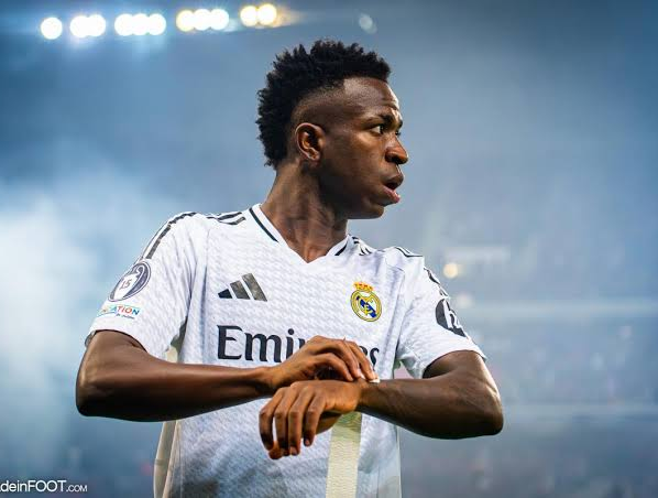 Vinicius sous pression : une ancienne gloire du Real Madrid lui adresse une violente critique