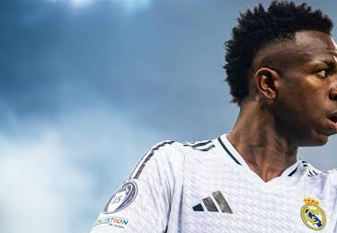 Vinicius sous pression : une ancienne gloire du Real Madrid lui adresse une violente critique
